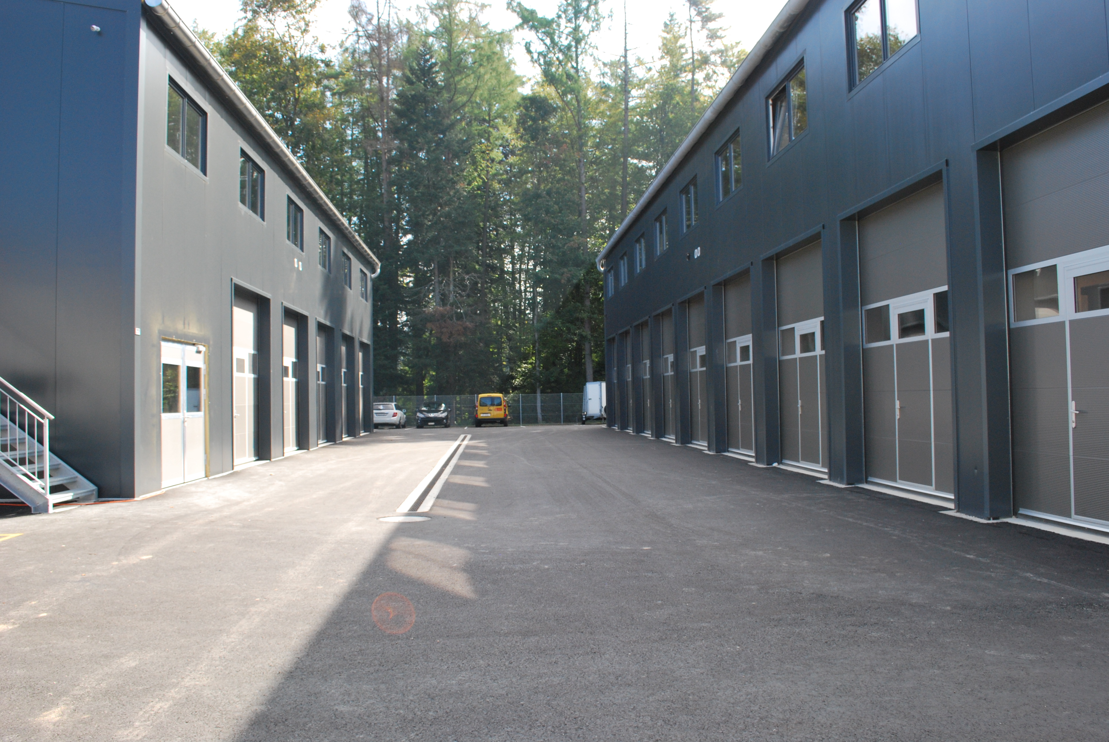Zwischen den Hallen der Einstellboxen
